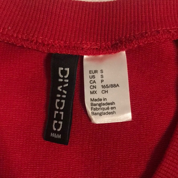 Red hoodless light sweater - Picture 2 of 3